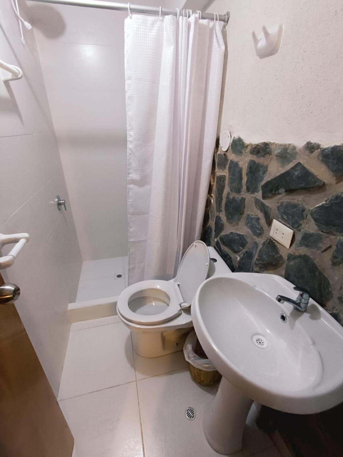 Intikilla Hostal Ollantaytambo Luaran gambar
